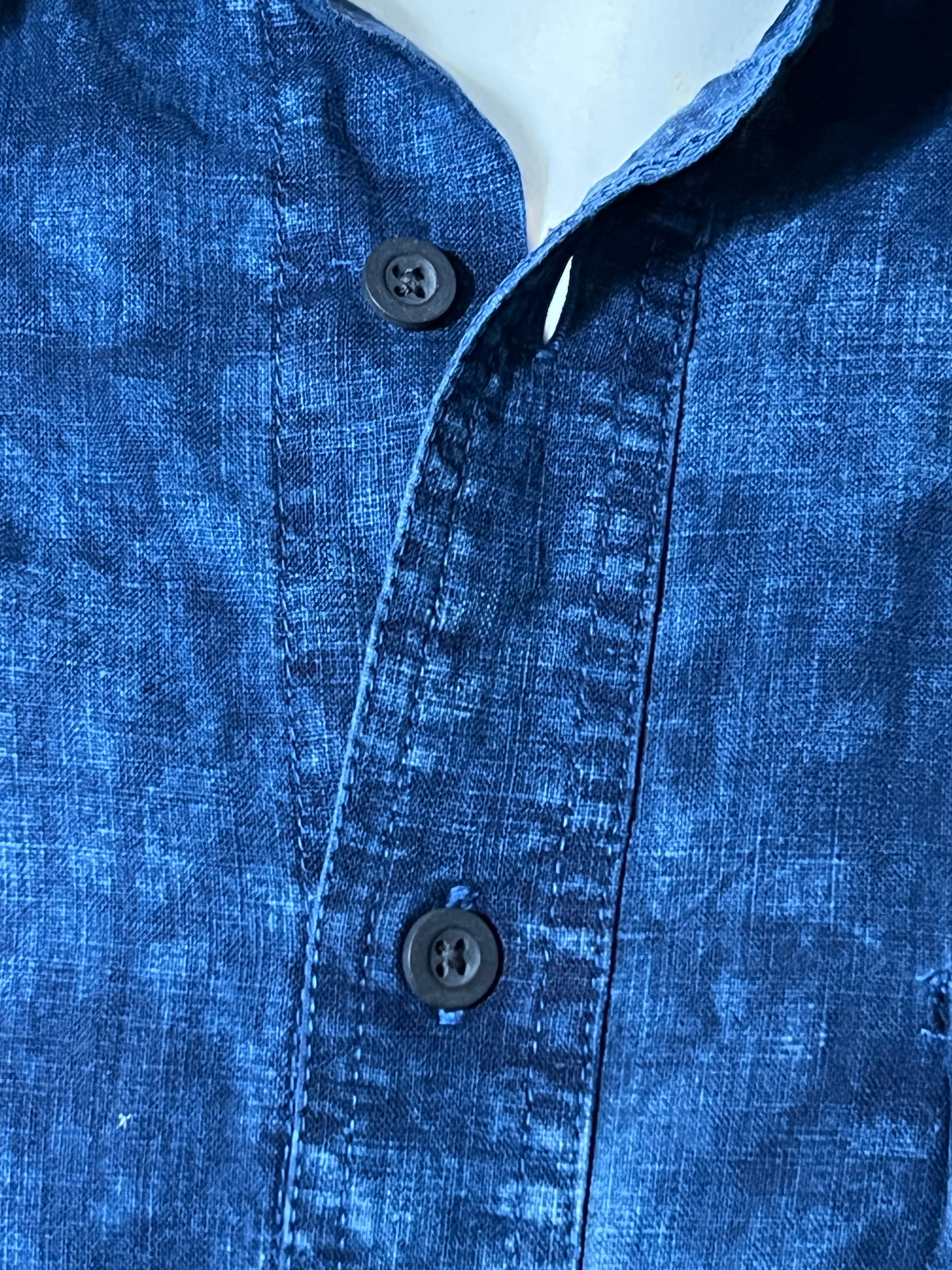 Blue crinkle short sleeve dress shirt