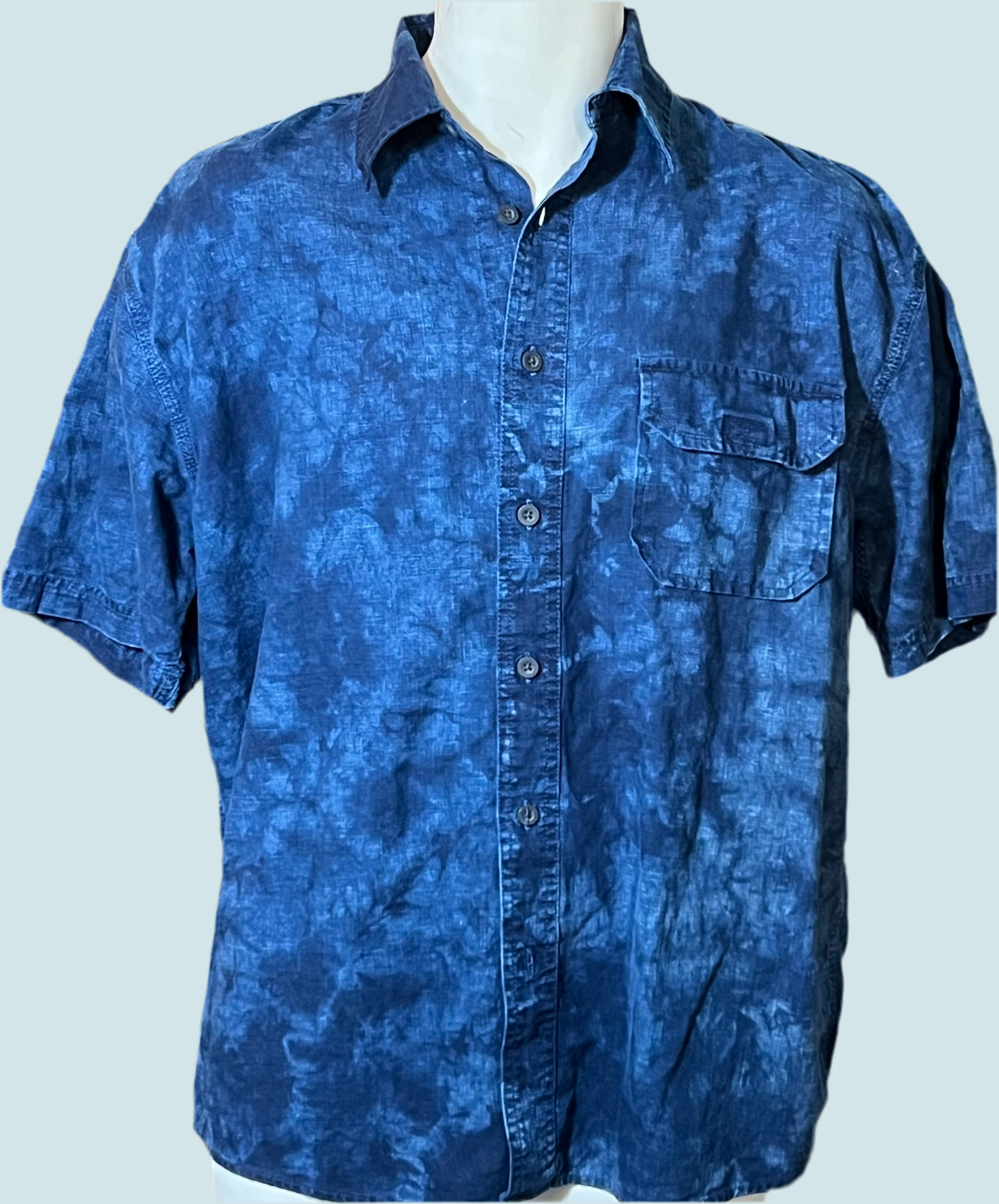 Blue crinkle short sleeve dress shirt