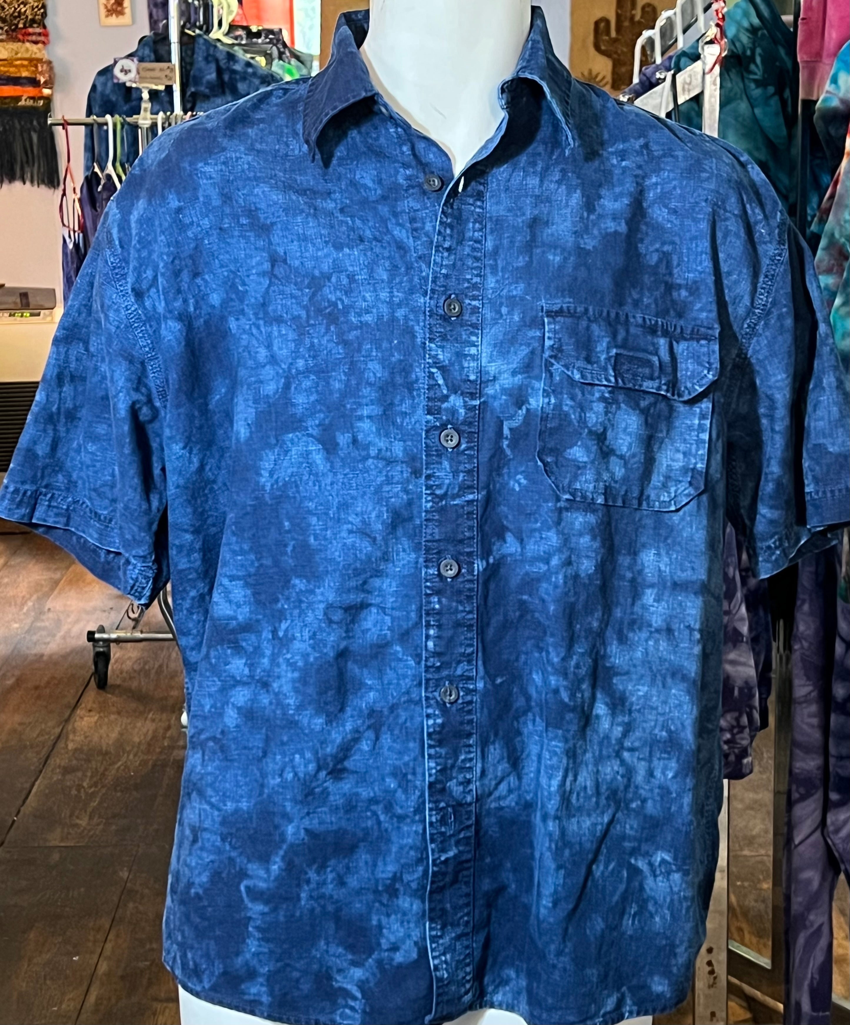 Blue crinkle short sleeve dress shirt